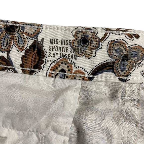 a.n.a. A New Approach Womens Shorts Size 14 Mid Rise Twill Shortie Short Floral - Picture 5 of 10